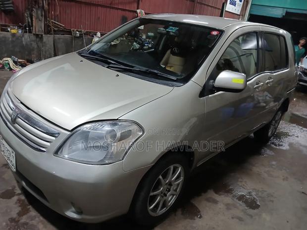 Toyota Raum 2004 Beige