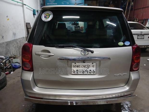 Toyota Raum 2004 Beige