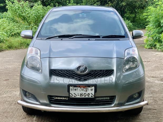 Toyota Vitz 1.0 FWD 5dr 2009 Gray