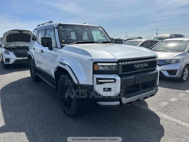 Toyota Land Cruiser Prado 2024 Pearl