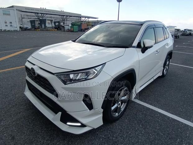 Toyota RAV4 2021 Pearl