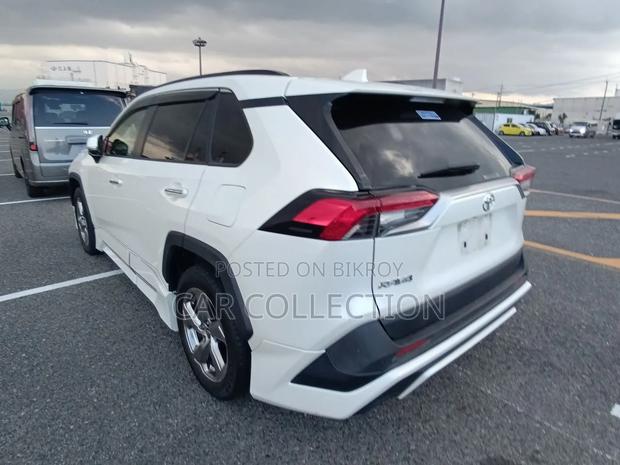 Toyota RAV4 2021 Pearl
