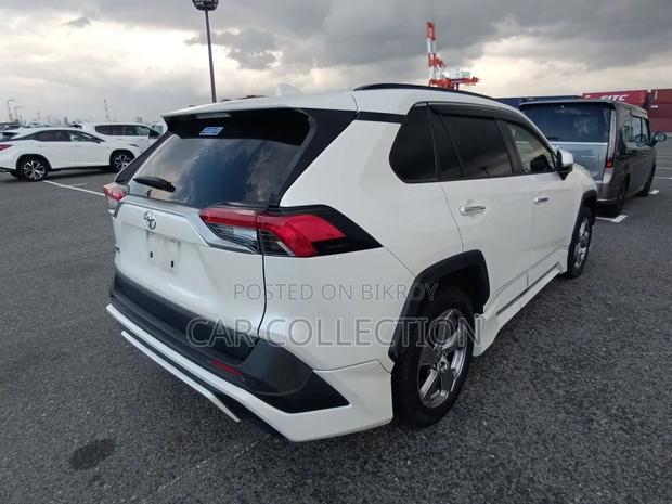 Toyota RAV4 2021 Pearl