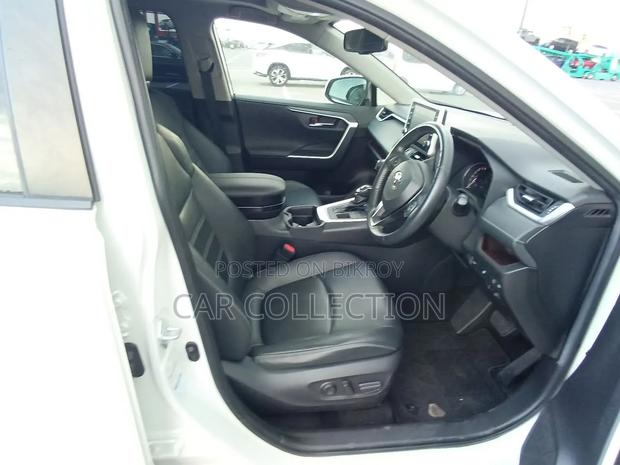 Toyota RAV4 2021 Pearl