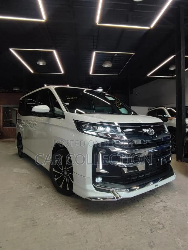 Toyota Noah 2023 Pearl