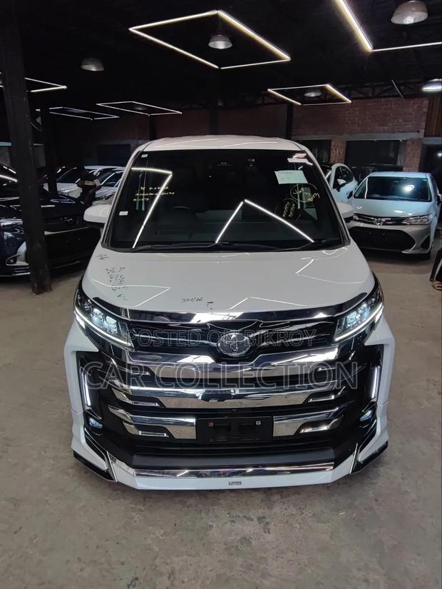 Toyota Noah 2023 Pearl