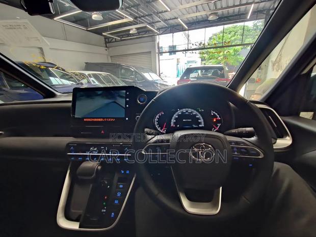 Toyota Noah 2023 Pearl