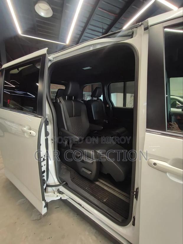 Toyota Noah 2023 Pearl