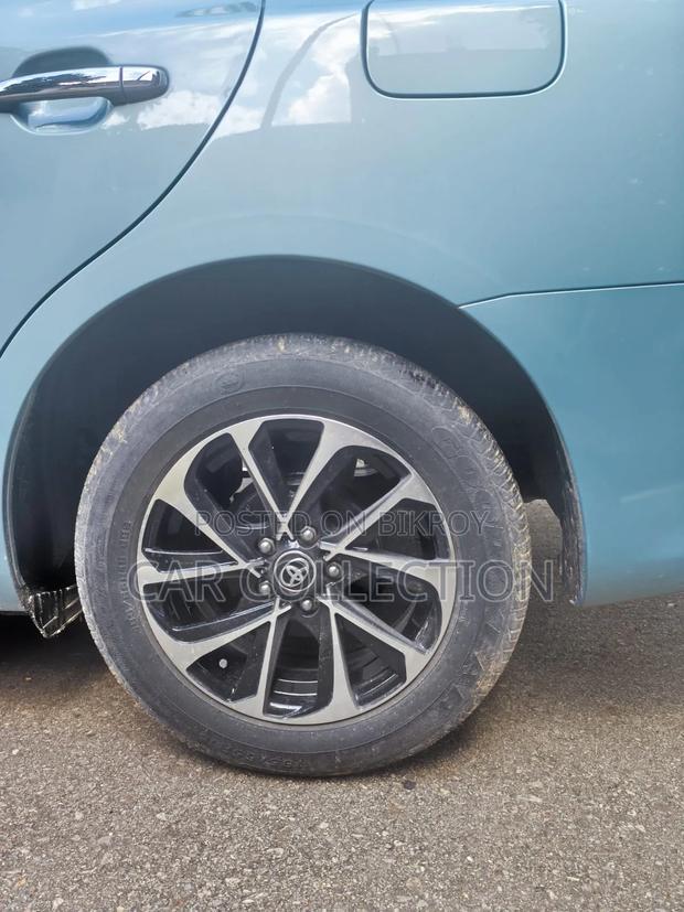 Toyota Premio 2021 Green