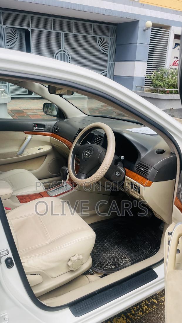 Toyota Premio 2005 White