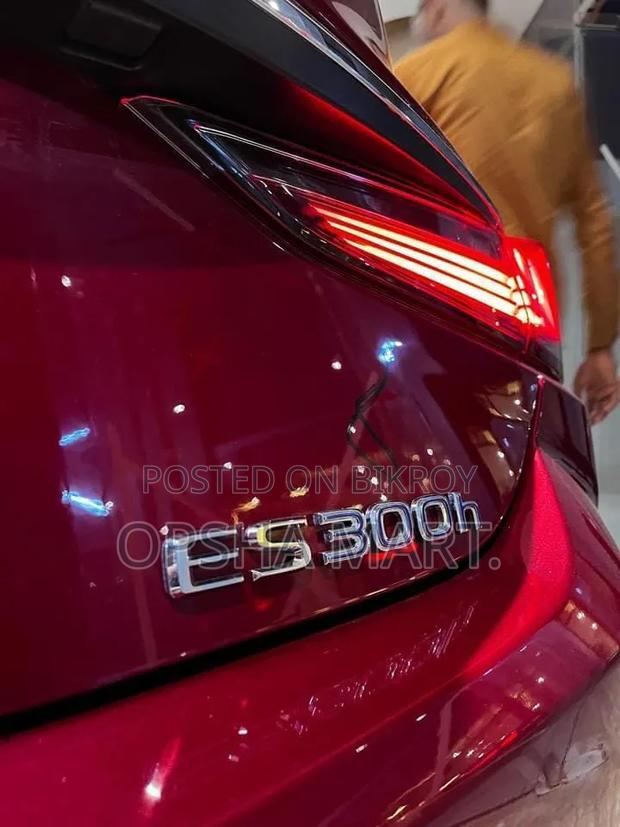 Lexus ES 2020 Red