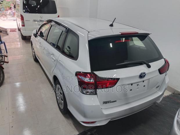 Toyota Corolla Fielder 1.5 Hybrid FWD 2021 White