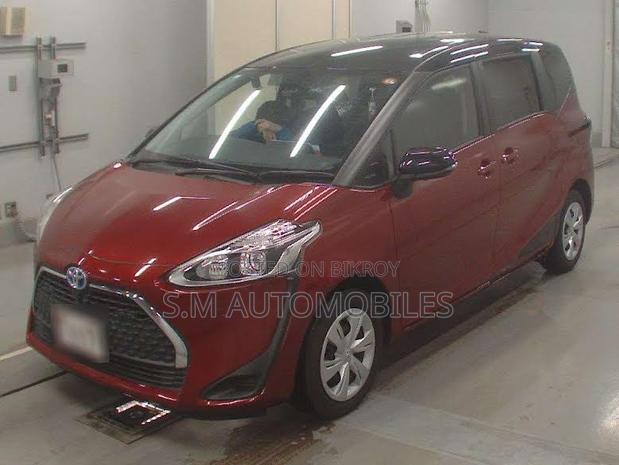 Toyota Sienta 1.5 Hybrid FWD 2021 Red