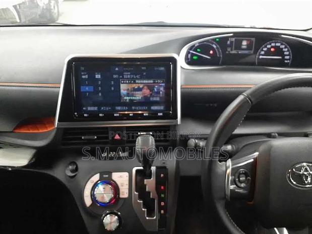 Toyota Sienta 1.5 Hybrid FWD 2021 Red