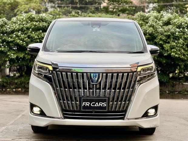 Toyota Esquire 1.8 Front-Wheel Drive Hybrid (7-seater) 2018 White
