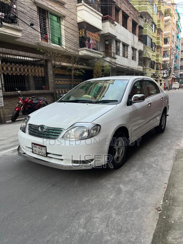 Toyota Corolla 2002 White