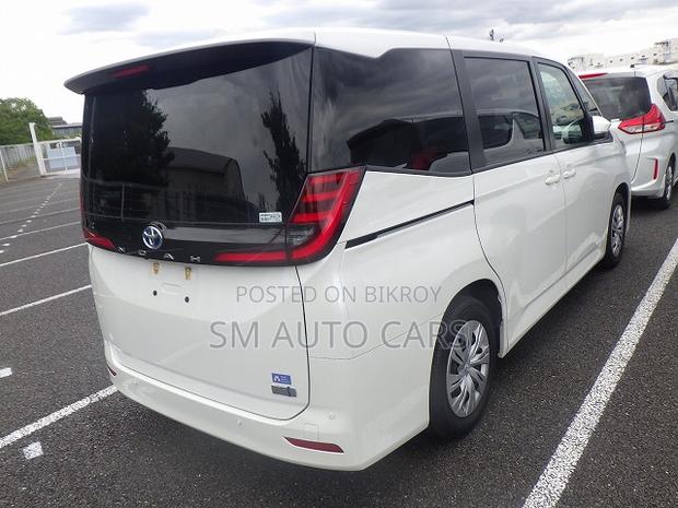 Toyota Noah 2022 Pearl