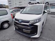 Toyota Noah 2023 Pearl for sale