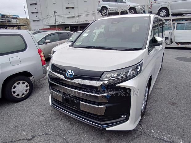 Toyota Noah 2023 Pearl