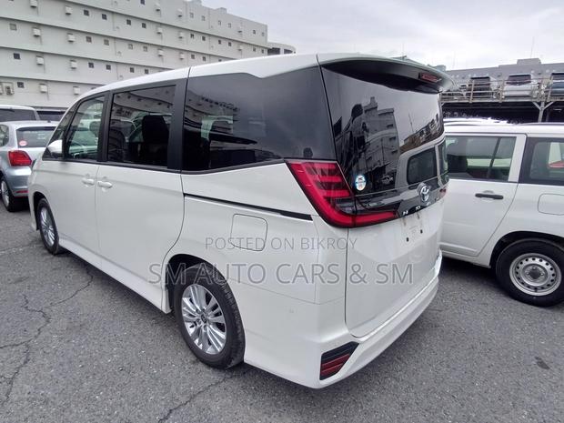 Toyota Noah 2023 Pearl