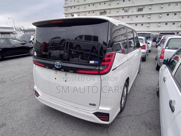 Toyota Noah 2023 Pearl