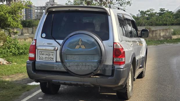 Mitsubishi Pajero 2003 Silver