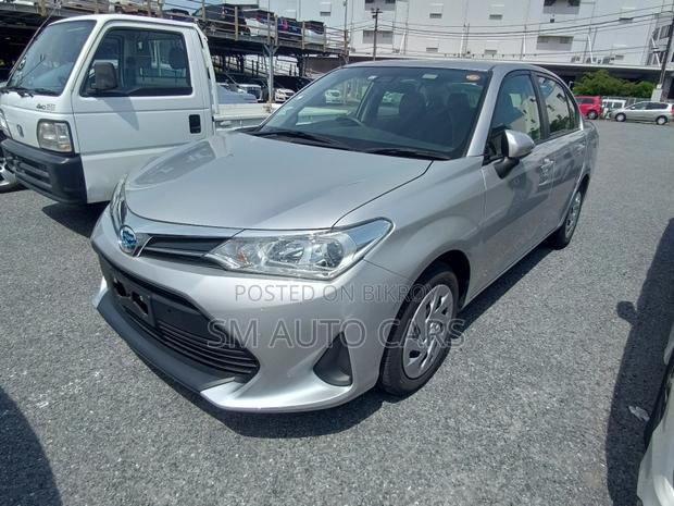 Toyota Axio 2021 Silver
