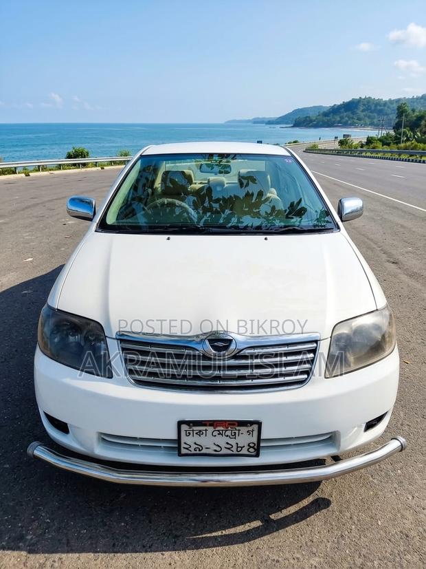 Toyota Corolla 2004 White