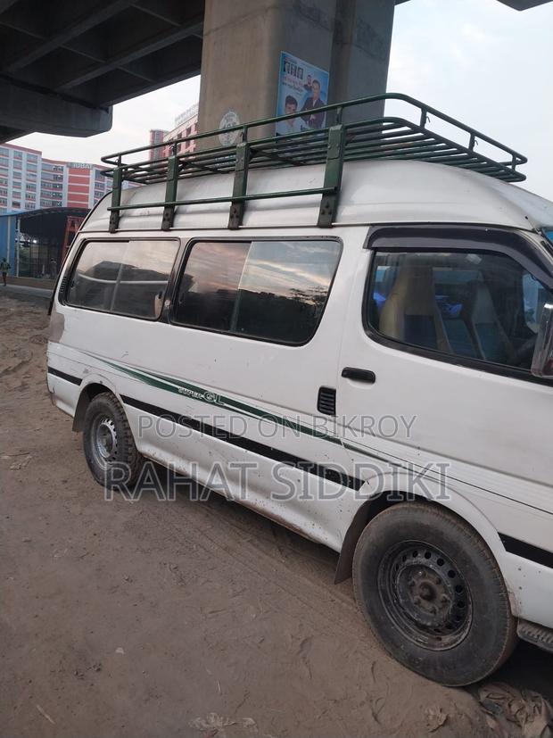 Toyota Grand HiAce 2002 White