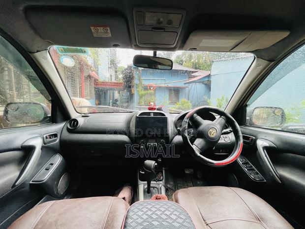 Toyota RAV4 2004 Red