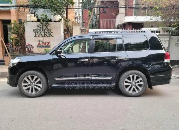 Toyota Land Cruiser 4.6 V8 ZX 2015 Black