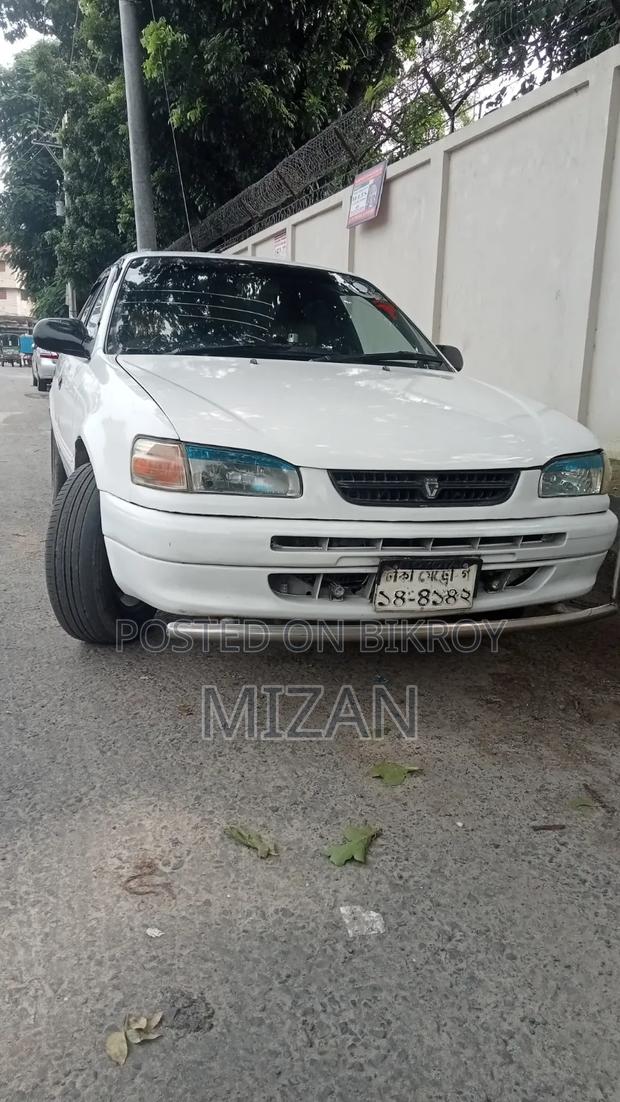 Toyota Corolla Automatic 1996 White