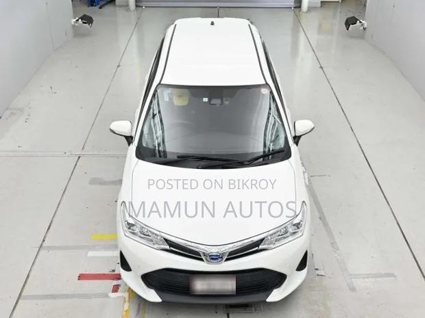 Toyota Corolla Fielder 2021 White