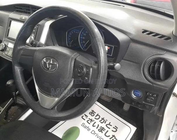 Toyota Corolla Fielder 2021 White