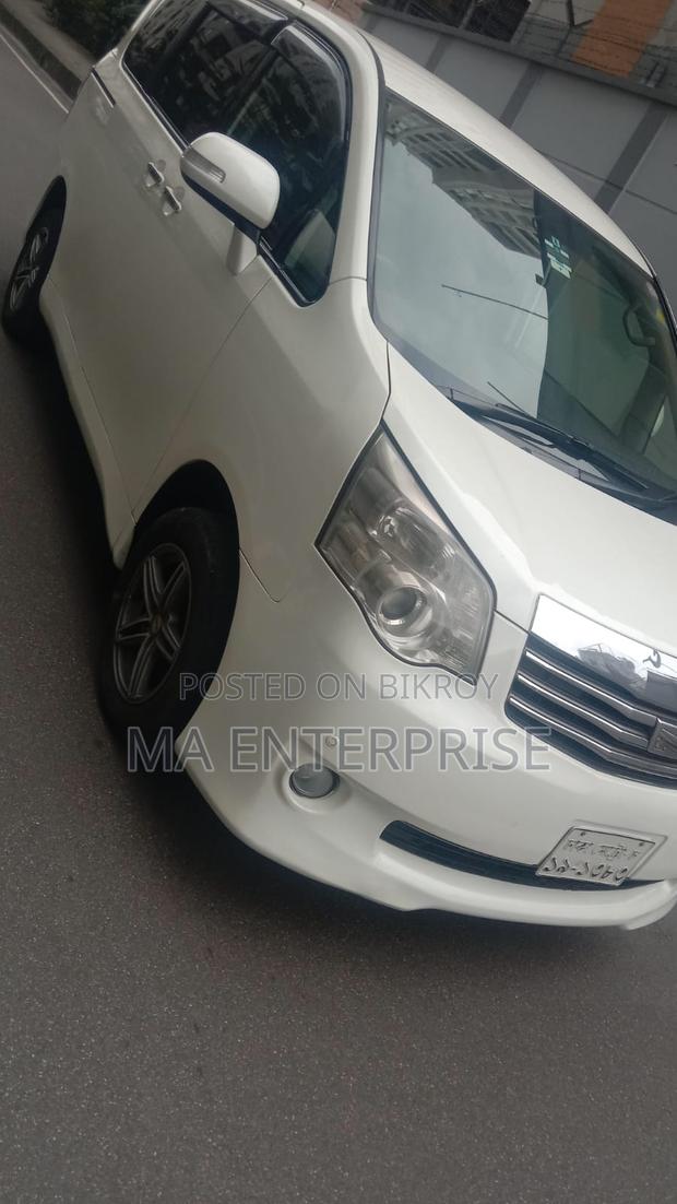 Toyota Noah 2011 Pearl