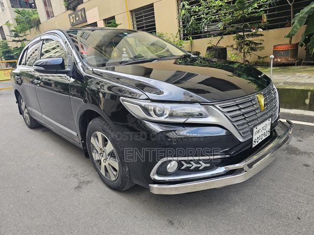 Toyota Premio 2016 Black