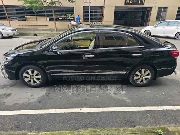 Toyota Premio 2016 Black