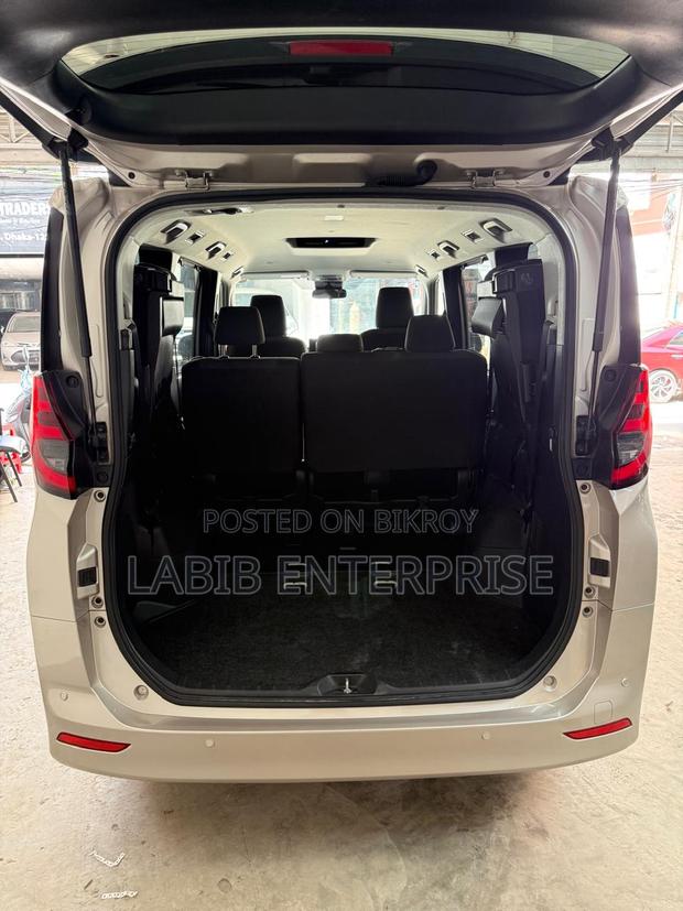 Toyota Noah 2022 Silver