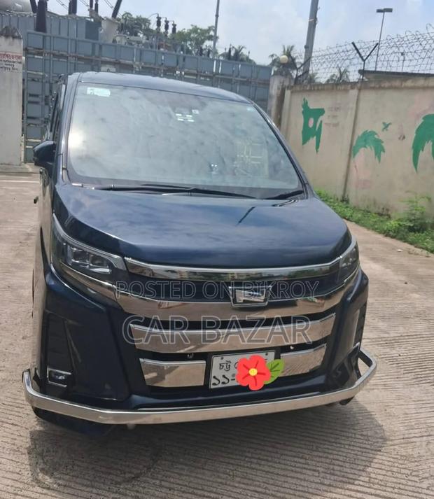 Toyota Noah 2.0 FWD (8 Seater) 2017 Blue
