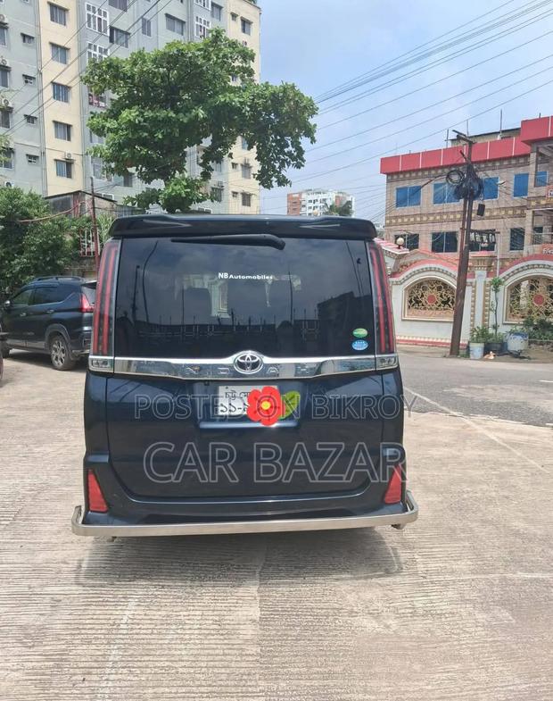 Toyota Noah 2.0 FWD (8 Seater) 2017 Blue