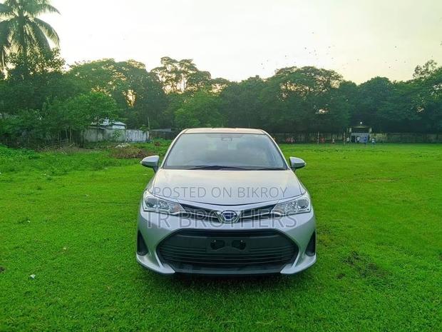 Toyota Corolla Fielder 1.5 Hybrid FWD 2018 Silver
