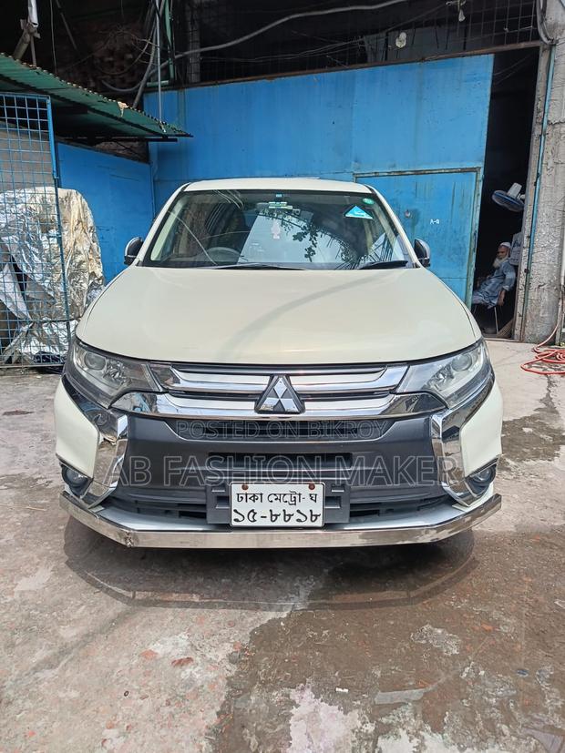 Mitsubishi Outlander ES 2012 White