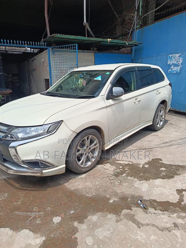 Mitsubishi Outlander ES 2012 White