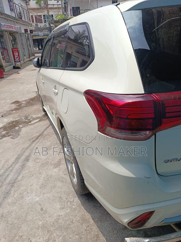 Mitsubishi Outlander ES 2012 White