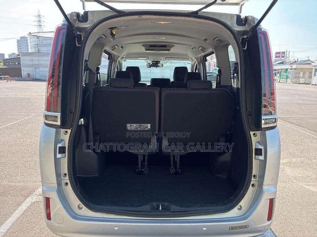 Toyota Noah 2021 Silver