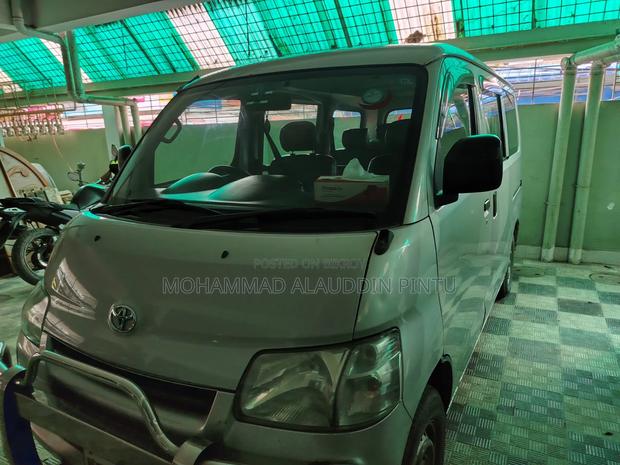 Toyota TownAce 2010 Silver