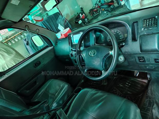 Toyota TownAce 2010 Silver
