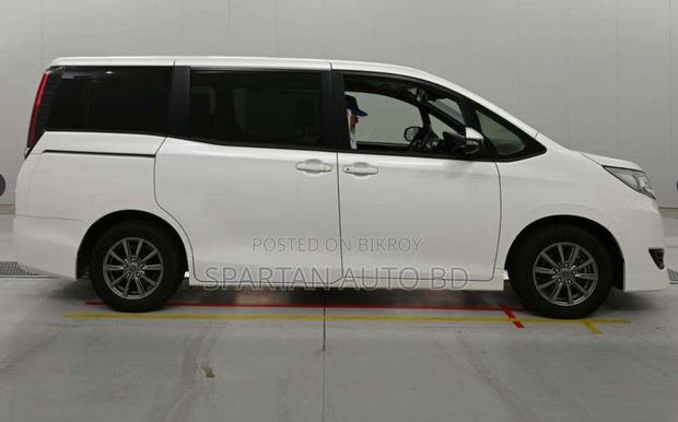Toyota Noah 2021 Pearl