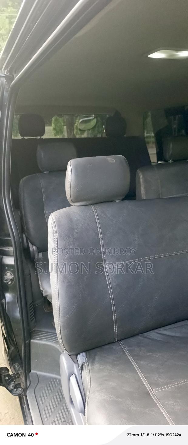 Toyota Corolla Base 4dr Sedan (1.8L 4cyl 5M) 2010 Black