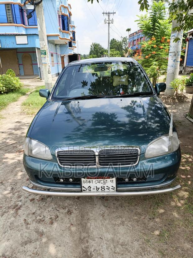 Toyota Starlet 2000 Green